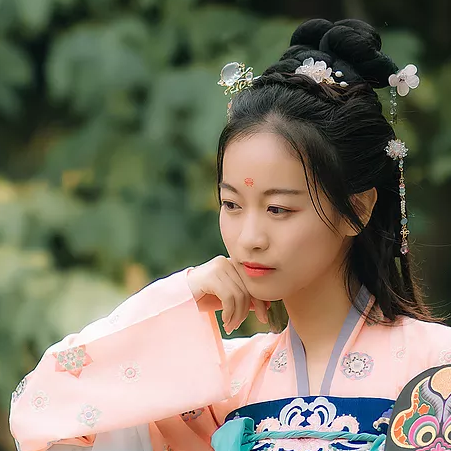 柳葉下放風(fēng)箏女生頭像，唯美古風(fēng)真人頭像