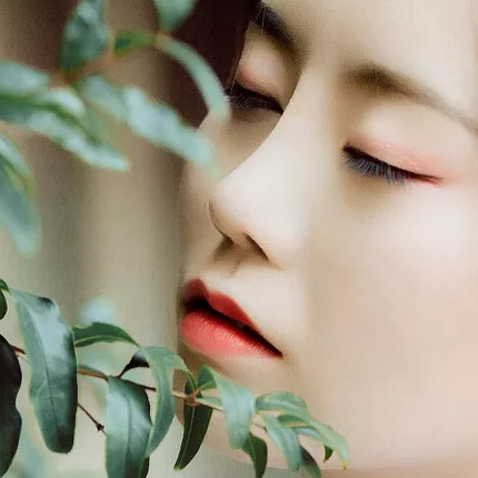 清新帶傘團扇女生頭像，唯美古風真人頭像