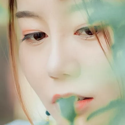 清新帶傘團扇女生頭像，唯美古風真人頭像