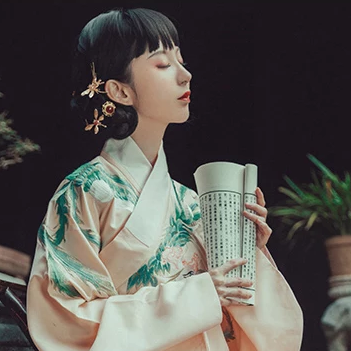 俏皮可愛(ài)帶團(tuán)扇女生頭像，唯美古風(fēng)真人頭像