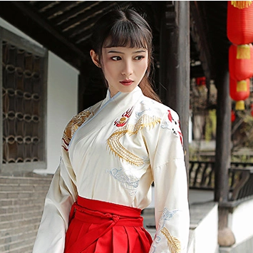 霸氣吹笛女生頭像，唯美古風真人頭像