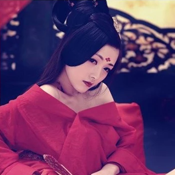 性感妖嬈紅衣女生頭像，唯美古風真人頭像
