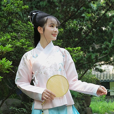 漢服帶團(tuán)扇女生頭像，唯美古風(fēng)真人頭像
