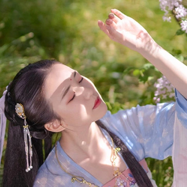 小清新帶團扇女生頭像，唯美古風真人頭像