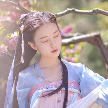 小清新帶團扇女生頭像，唯美古風真人頭像