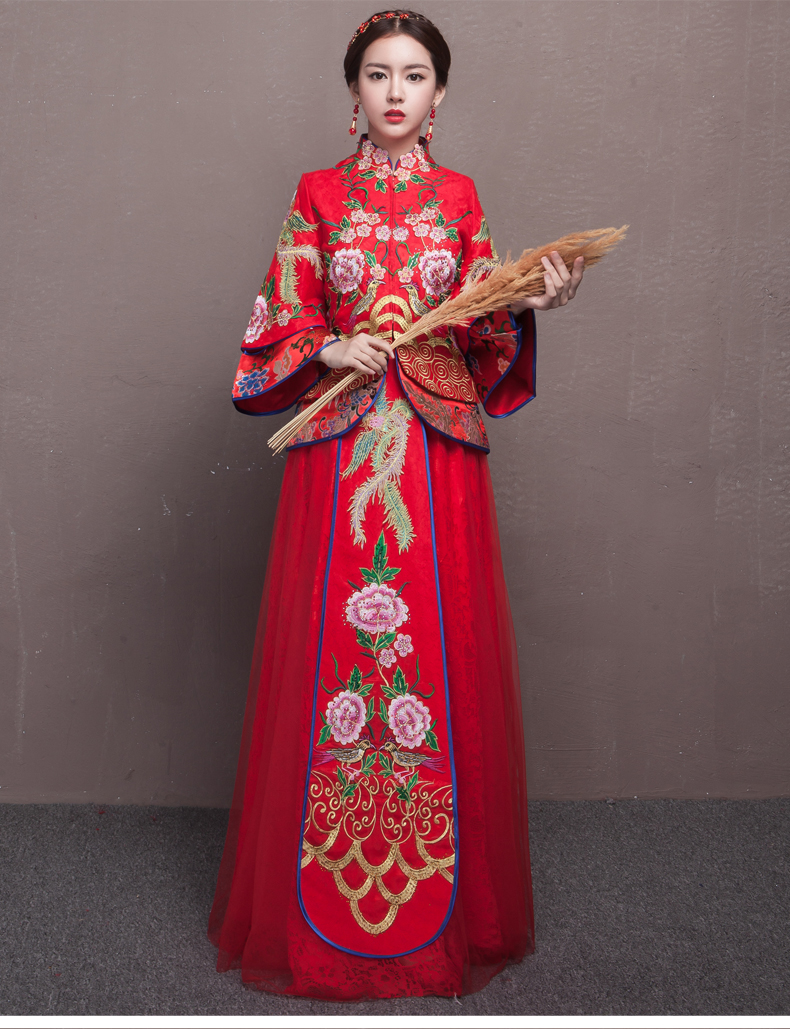 古典韻味中式禮服，新娘結(jié)婚禮服