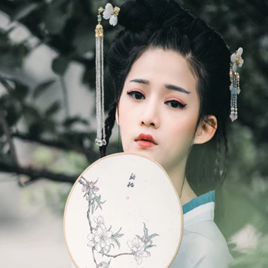 兩組齊胸襦裙?jié)h服女子頭像，唯美古風(fēng)真人頭像