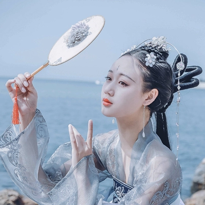 兩組齊胸襦裙?jié)h服女子頭像，唯美古風(fēng)真人頭像