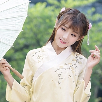 淡黃色漢服帶傘女生頭像，唯美古風(fēng)真人頭像