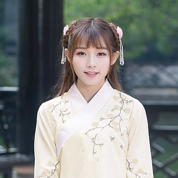 淡黃色漢服帶傘女生頭像，唯美古風(fēng)真人頭像