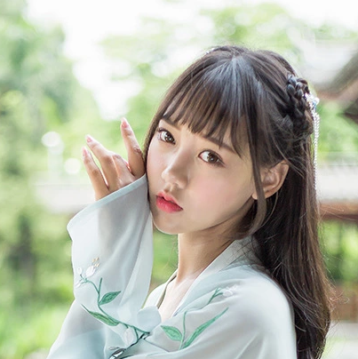 杜若花枝帶和團(tuán)扇傘女生頭像，唯美古風(fēng)頭像