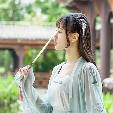 杜若花枝帶和團(tuán)扇傘女生頭像，唯美古風(fēng)頭像