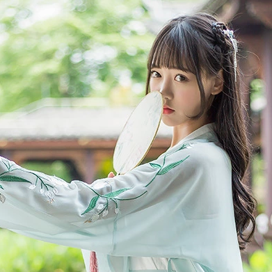 杜若花枝帶和團(tuán)扇傘女生頭像，唯美古風(fēng)頭像