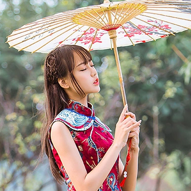 紅衣帶傘女生頭像，唯美古風(fēng)真人頭像