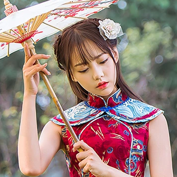 紅衣帶傘女生頭像，唯美古風(fēng)真人頭像