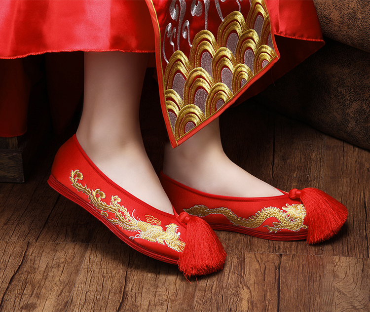 千層平底繡花鞋，流蘇新娘結(jié)婚鞋