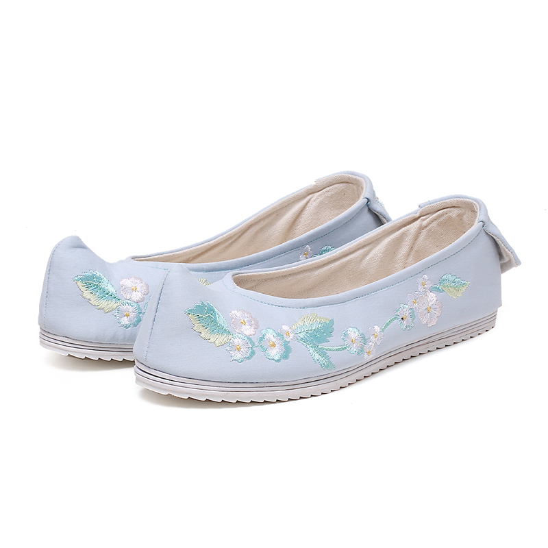 花朵刺繡翹頭鞋，復(fù)古民族風(fēng)繡花鞋