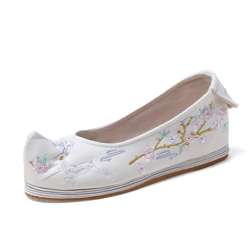 梅花鹿刺繡內(nèi)增高翹頭鞋，復(fù)古繡花鞋