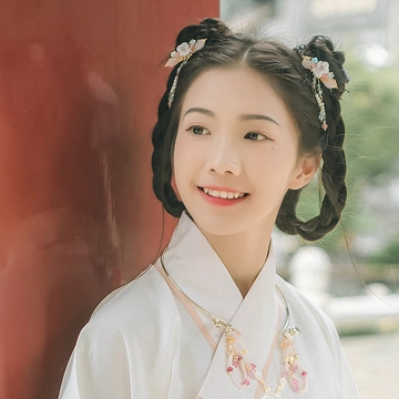 粉嫩提燈少女頭像，唯美古真人頭像