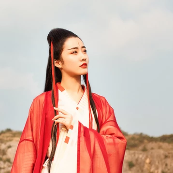 紅衣女子霸氣喝酒頭像，唯美古風(fēng)真人頭像