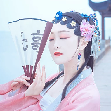 京劇花旦帶折扇女生頭像，唯美古風(fēng)真人頭像