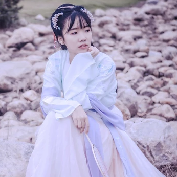 清新帶團(tuán)扇女生頭像，唯美古風(fēng)真人頭像