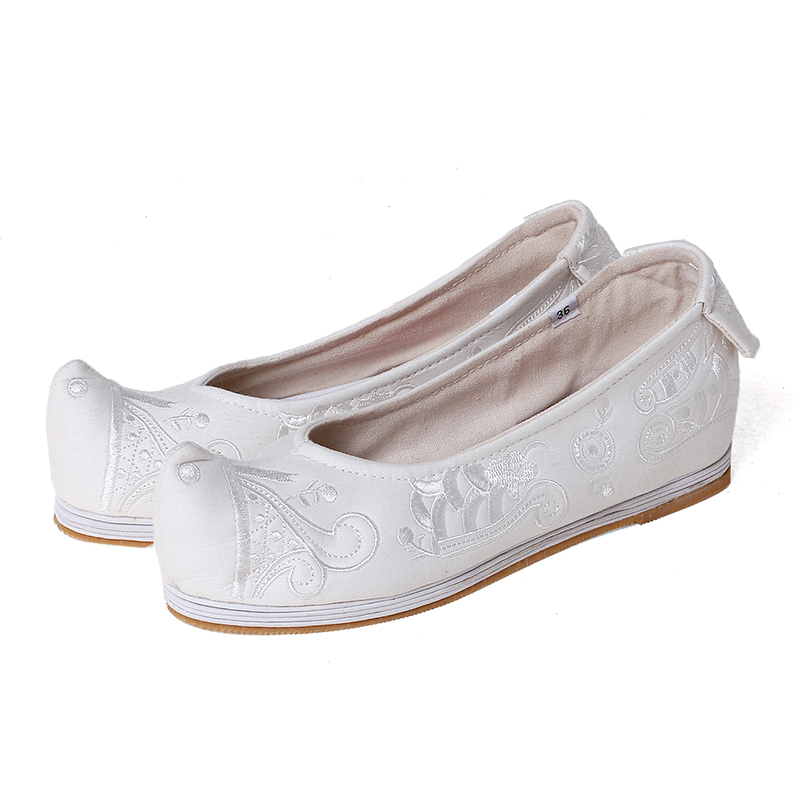 素雅清新繡花鞋，老北京布鞋翹頭鞋