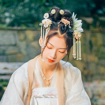 花神淚帶團(tuán)扇女生頭像，唯美古風(fēng)真人頭像