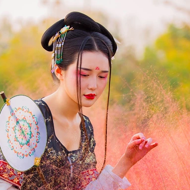 粉黛帶紅傘女生頭像，唯美古風(fēng)真人頭像