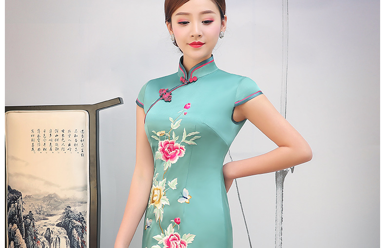 復(fù)古繡花旗袍，短袖真絲旗袍裙