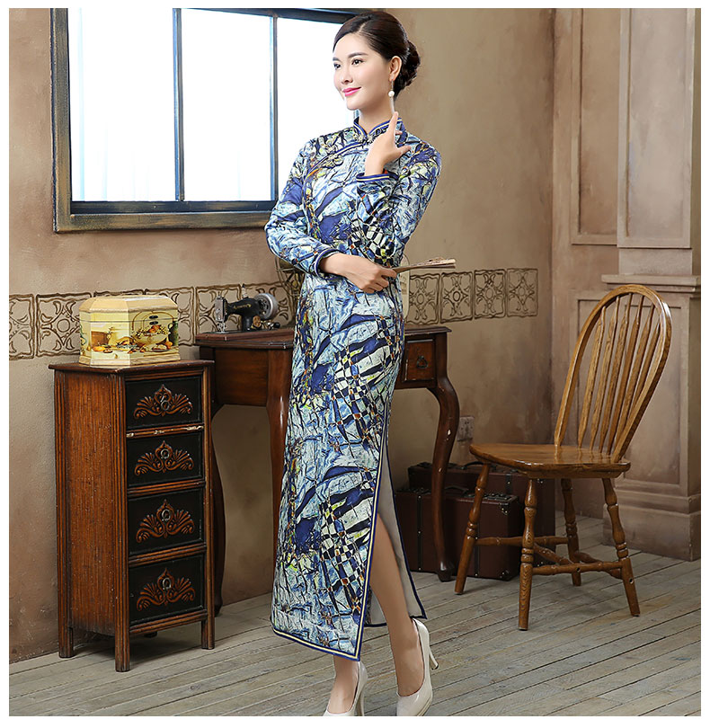 復(fù)古晶藍(lán)印花旗袍，加厚長(zhǎng)款旗袍裙