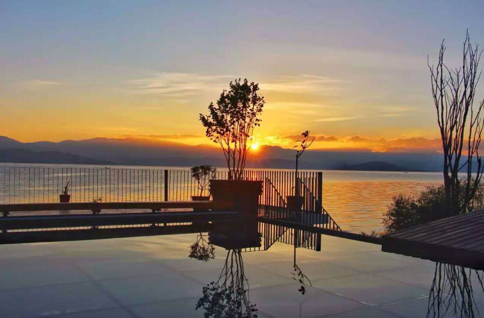 大理洱?！w心，歸心看海煙雨江南