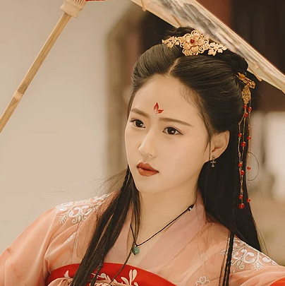 紅色帶傘女子頭像，唯美古風(fēng)真人頭像