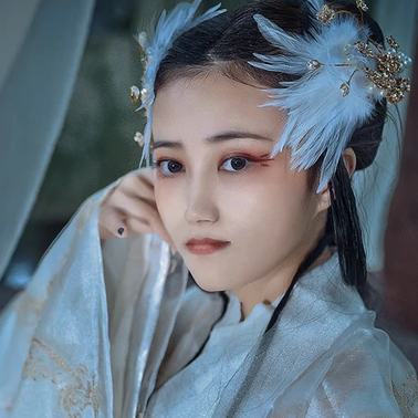 妖艷帶傘女子頭像，唯美古風(fēng)真人頭像