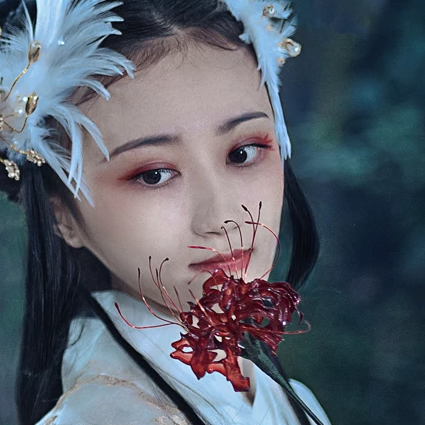 妖艷帶傘女子頭像，唯美古風(fēng)真人頭像