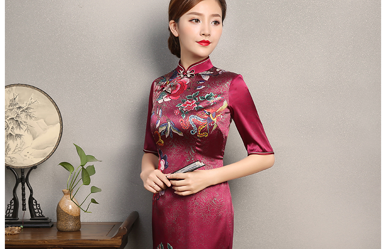 彩鳳印花紅色旗袍，端莊大氣鳳凰牡丹旗袍裙