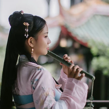 清新唯美帶團(tuán)扇女生頭像，古風(fēng)真人頭像