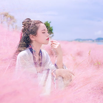 粉嫩帶折扇女生頭像，唯美古風(fēng)真人頭像