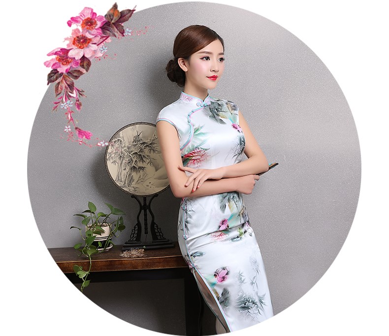 白色鄉(xiāng)墨印花旗袍，短袖真絲旗袍裙