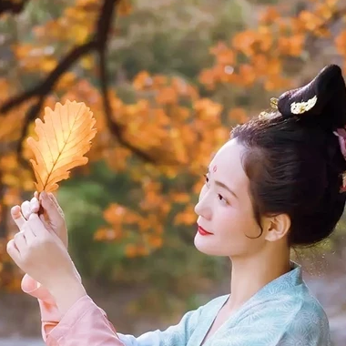 秋風(fēng)落葉女子頭像，唯美古風(fēng)真人頭像