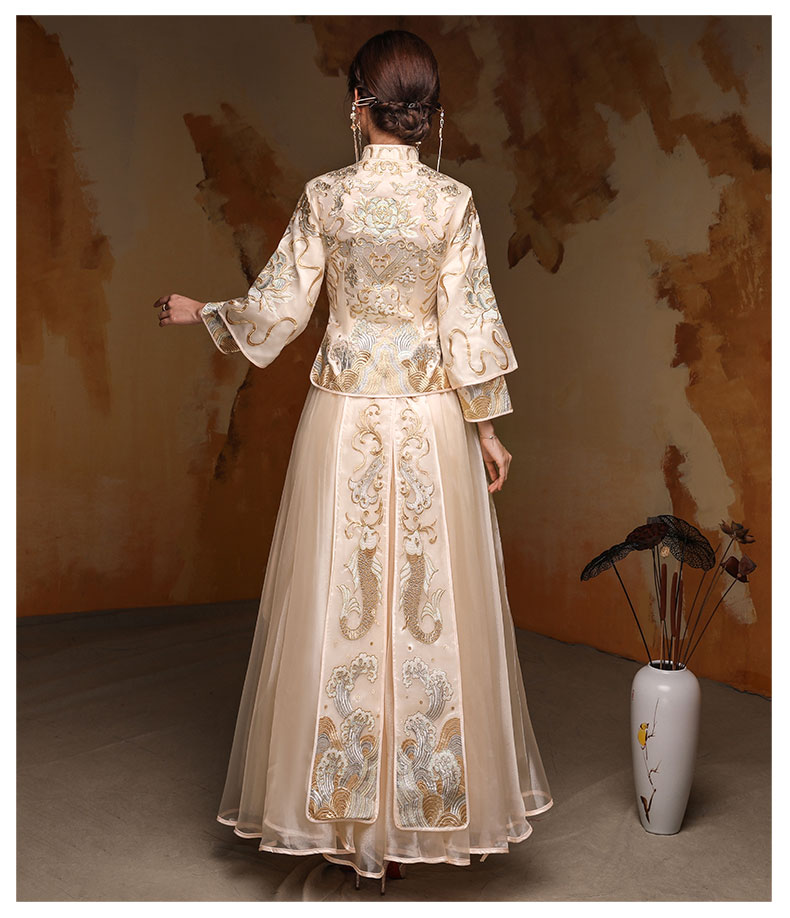 淡黃色福連文苑中式禮服，新娘結(jié)婚禮服