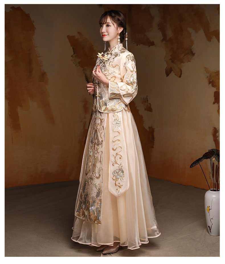 淡黃色福連文苑中式禮服，新娘結(jié)婚禮服