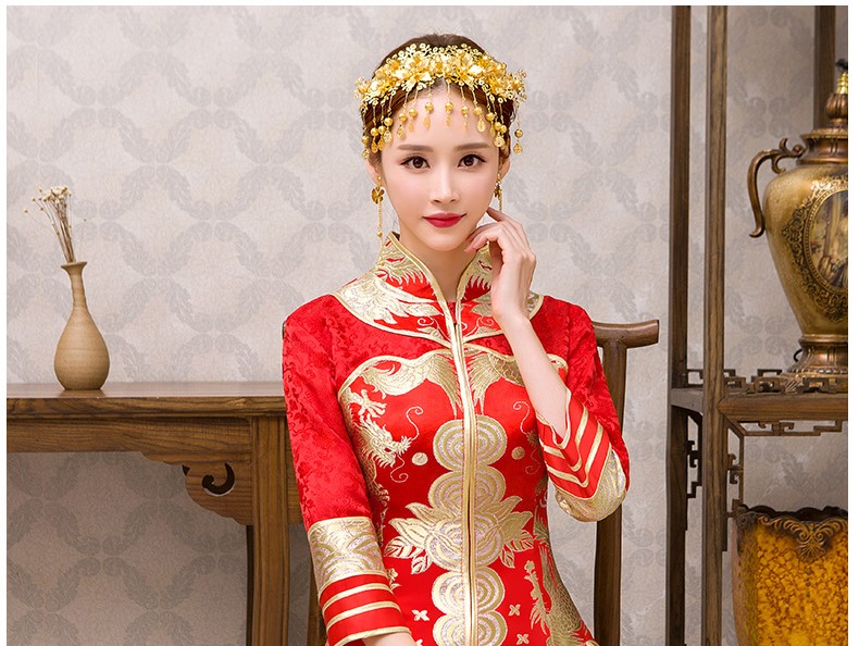 紅色龍鳳褂中式禮服，唯美新娘結(jié)婚禮服