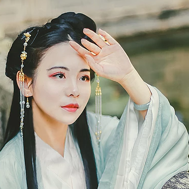 喝酒傷感女生頭像，唯美古風真人頭像