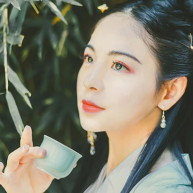 喝酒傷感女生頭像，唯美古風真人頭像