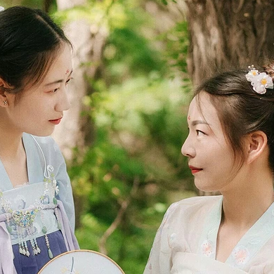 漢服帶團(tuán)扇閨蜜頭像，唯美古風(fēng)真人頭像