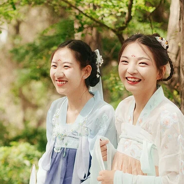 漢服帶團(tuán)扇閨蜜頭像，唯美古風(fēng)真人頭像
