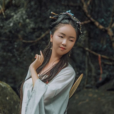 南溪山夢(mèng)帶傘女生頭像，唯美古風(fēng)真人頭像