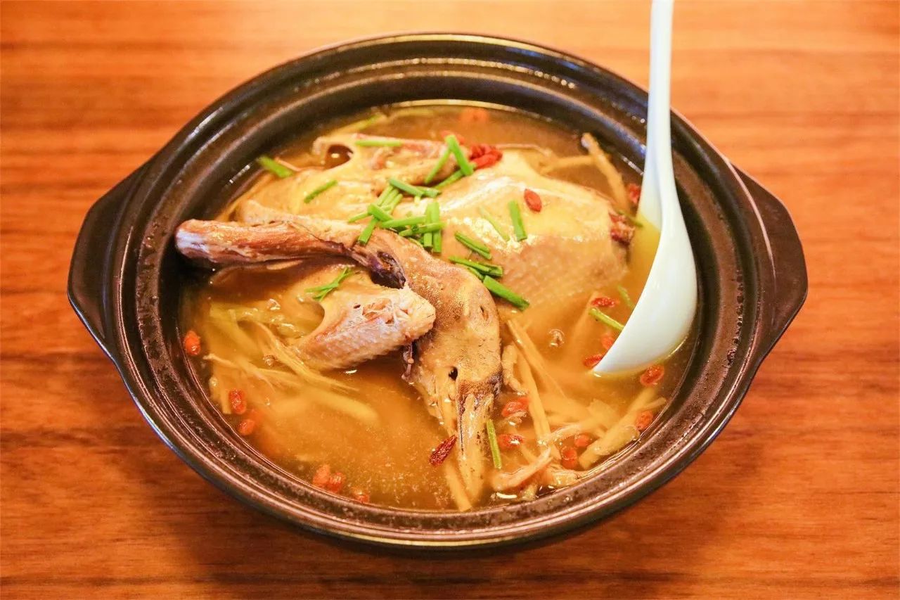 莫干山·西璞，睡進梵高的畫里