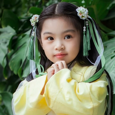 超萌帶團(tuán)扇小女生頭像，唯美古風(fēng)真人頭像